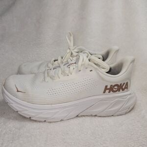 Hoka Shoes Arahi 7 Frost Rose Gold Lace Up Sneakers